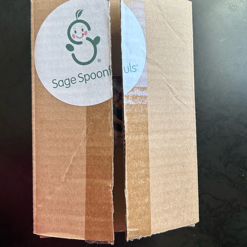 New in box Sage Spoonfuls jars! 6 4 oz jars (marked at 2 oz for portioning)